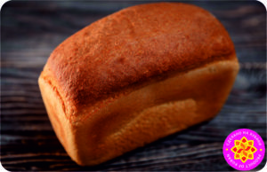 Хлеб белый из пшеничной муки первого сорта.
