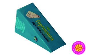 Сыр с массовой долей жира в сухом веществе 55% с голубой плесенью «Горгонзола»